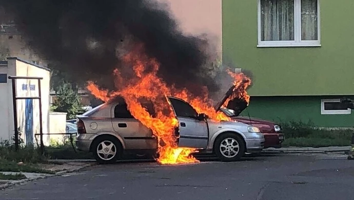 Przy Belzackiej płonęła osobówka