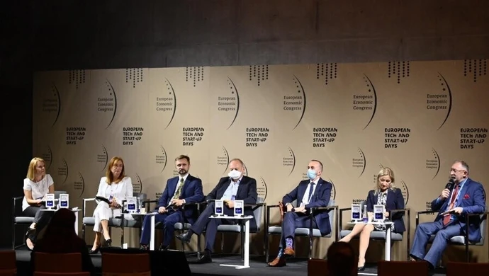 Laboratoria genetyczne błyskawicznie dostosowały się do pandemii koronawirusa