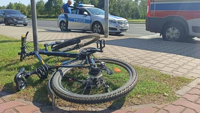 Potrącił nastoletniego rowerzystę i uciekł. Policja szuka sprawcy