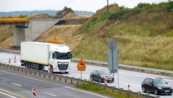 To nadal plac budowy, a gnają na złamanie karku