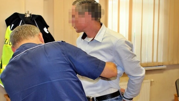 Fałszywy inkasent zbierał opłaty na konserwację&nbsp;domofonów