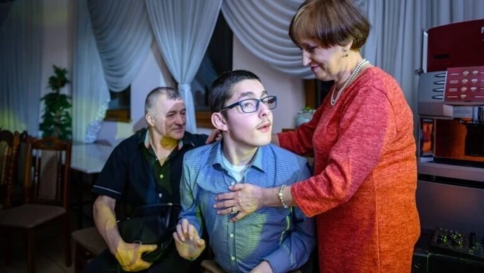 Rodzina zbiera pieniądze na leczenie stomatologiczne dla Patryka. Kto może, niech pomaga!