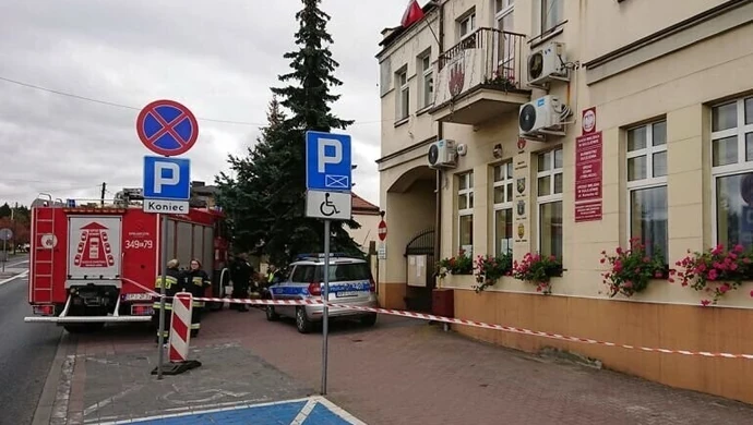 Alarm bombowy w Urzędzie Miejskim w Sulejowie. Na szczęście fałszywy
