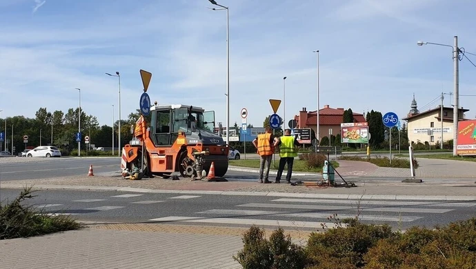 Naprawiają ul. Curie-Skłodowskiej przy wjeździe na Rondo Sulejowskie