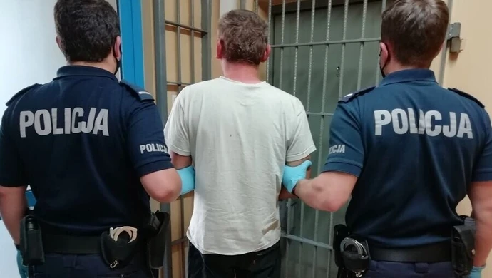 Kompletnie pijany kierowca w rękach policjantów