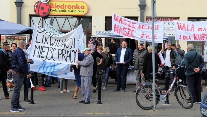 Kto ma rację w sprawie reorganizacji targowiska?