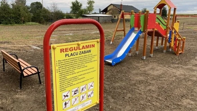 Gmina Wolbórz: Psary Stare z placem zabaw