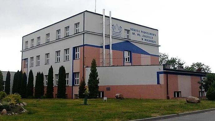 Nauczyciel ze szkoły w Wolborzu z koronawirusem