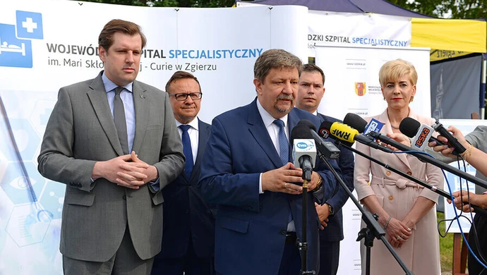 Marszałek województwa łódzkiego z dodatnim wynikiem testu. Wojewoda też na kwarantannie