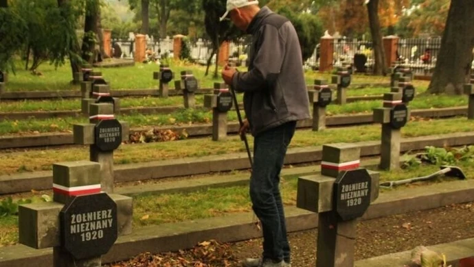 Uporządkowali Cmentarz Wojenny przy Partyzantów w Piotrkowie