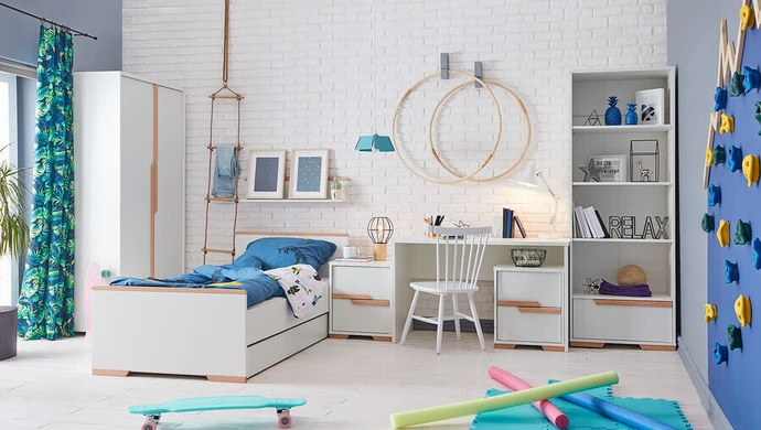 Najważniejsze meble w pokoju nastolatka. O czym pamiętać?