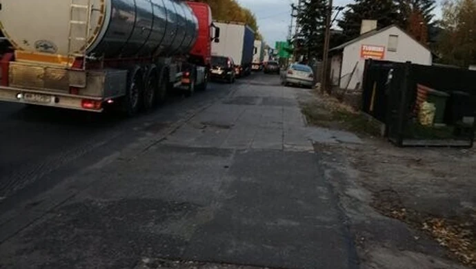 Korki związane z remontem Rakowskiej. Mieszkańcy mają dość