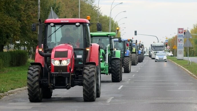 Taczki przed biurami poselskimi i spore utrudnienia w ruchu. Rolnicy znów protestowali