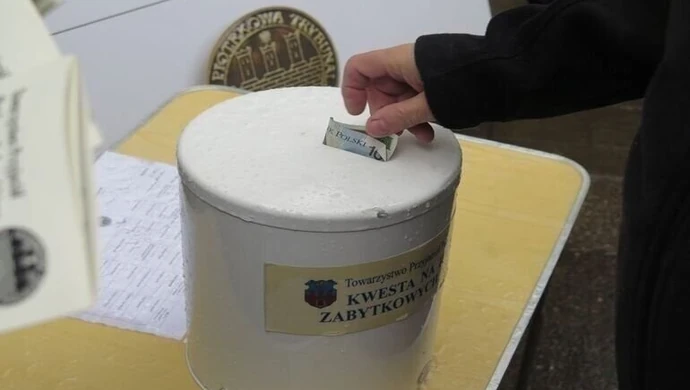 W tym roku kwesty przy cmentarnych bramach nie będzie