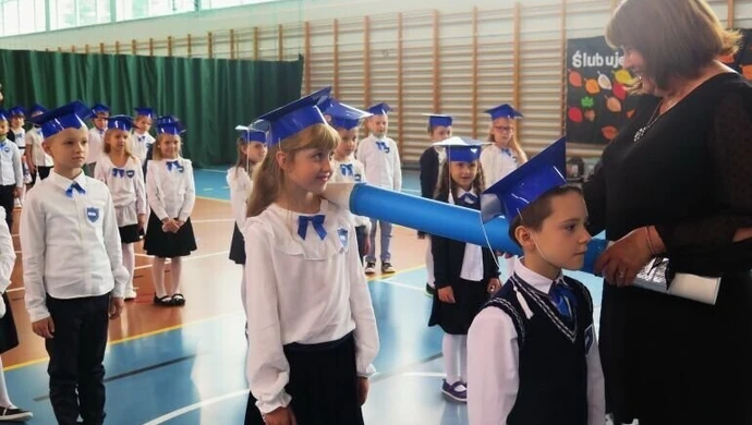 Pasowanie uczniów szkoły w Gomulinie