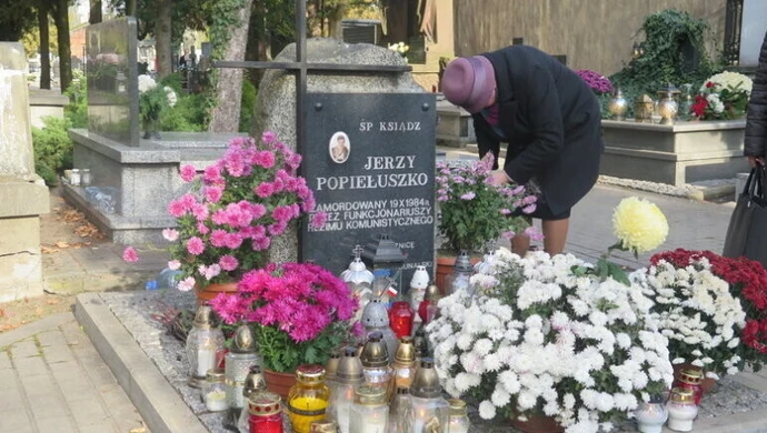 Sprawdź, jak dojechać na cmentarze w regionie. Inaczej kursować będzie komunikacja zbiorowa