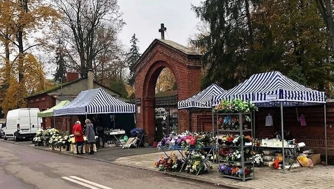 Kupcy zwolnieni z opłaty za zajęcia pasa drogowego