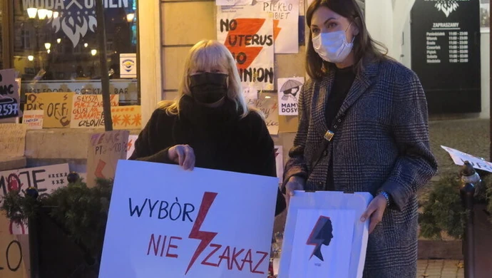 Znak strajku kobiet nie jest złem
