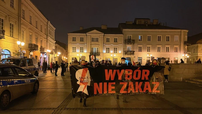 Mocna interwencja policji podczas protestu w Rynku Trybunalskim