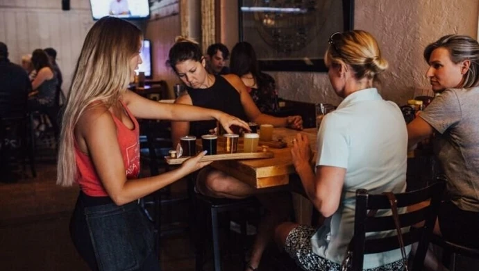 Badanie: restauracje, siłownie i hotele najbardziej ryzykowne w dobie pandemii