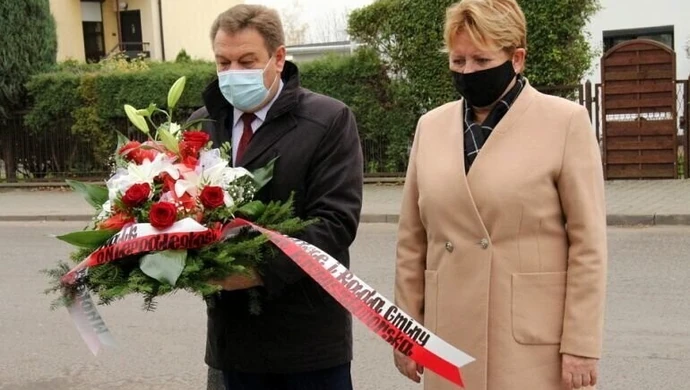 Gmina Wola Krzysztoporska: W 102. rocznicę odzyskania przez Polskę niepodległości