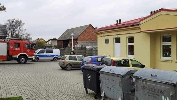 Ładunek chemiczny w plecaku? Ewakuacja przedszkola w Parzniewicach