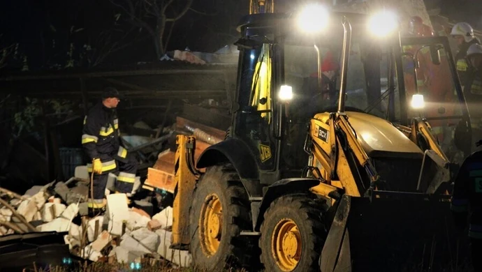Wybuch gazu we Włodzimierzowie. Akcja ratunkowa zakończona - kobieta nie żyje (Aktualizacja)