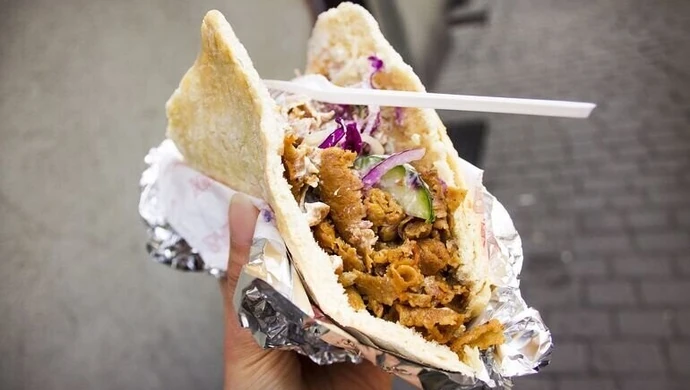 Klienci baru pobili się z obsługą