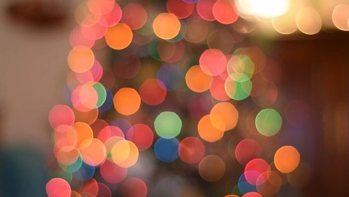 Rozpoczął się montaż świątecznego oświetlenia