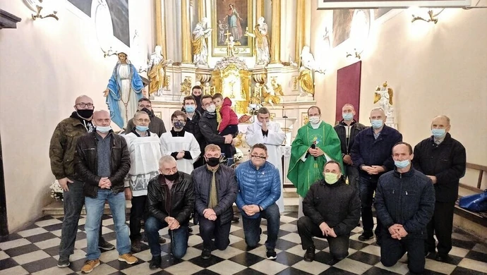 Męski różaniec tym razem on-line