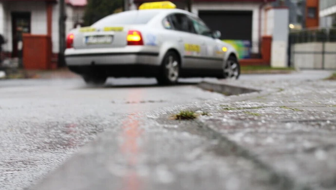 Oblodzone ulice i chodniki!