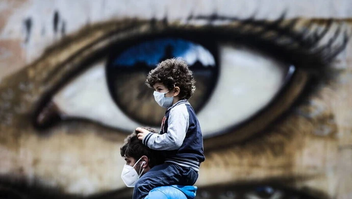 Ekspert: Dopuszczenie szczepionki do użytku to jeszcze nie czas na zrzucanie maseczek