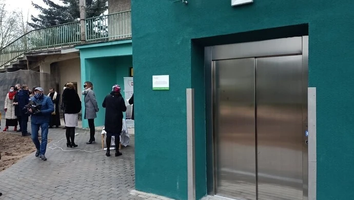 Nowa winda w szpitalu na Rakowskiej w Piotrkowie