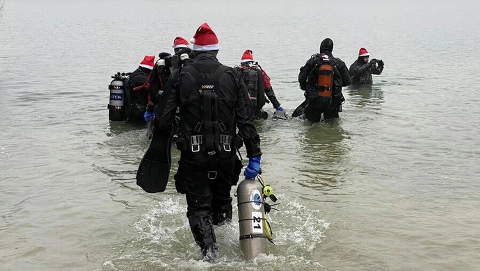 Pod wodą też są Mikołaje