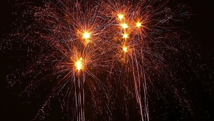 Jak dotrzymać noworocznych postanowień? Wróżka online pomoże dobrze wejść w 2021 r.