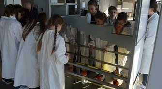 Mediateka z wystawami fizycznymi