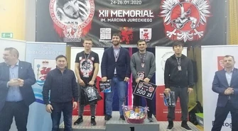 Murad nadal bezkonkurencyjny