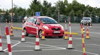 EP czy EPI - kto lepszym kierowcą?