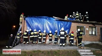 Zerwane dachy w Kłudzicach