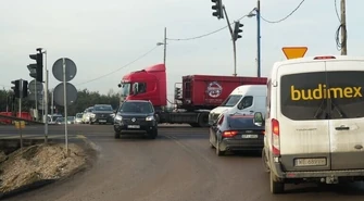 Uważajcie na przejeździe na Twardosławickiej. Nie działa sygnalizacja!