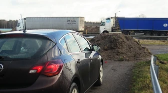 Czują się uziemieni przez budowę autostrady