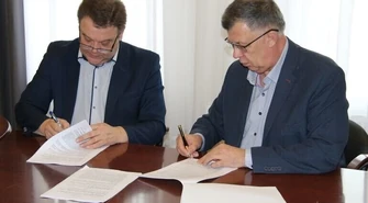 Gmina Wola Krzysztoporska: Umowa na budowę mieszkań komunalnych podpisana