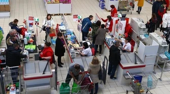 NBP: coraz rzadziej płacimy gotówką w detalu