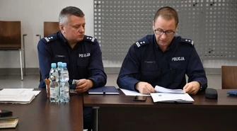 Policja posypuje głowę popiołem