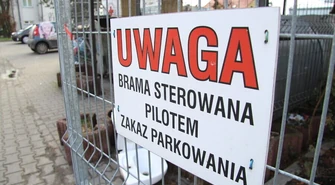 Na ogrodzonym osiedlu od roku nie działają bramy