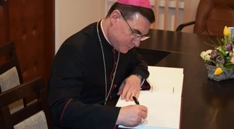 Biskup Marczak w parafii WNMP w Czarnocinie