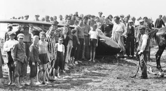 Wyczynowy szybowiec CW-5 bis nad Piotrkowem