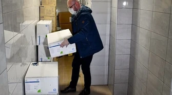 Prezydent przekazał pomoc dla piotrkowskich szpitali