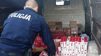 Tysiące nielegalnych papierosów w rękach policjantów
