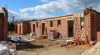 Wola Krzysztoporska: Trwa budowa mieszkań komunalnych